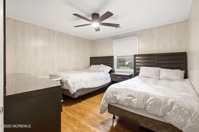 34 Hemlock Road, Howell, NJ 07731