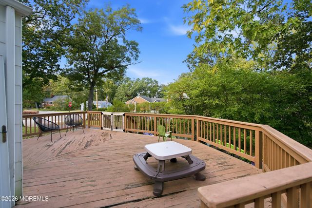 34 Hemlock Road, Howell, NJ 07731