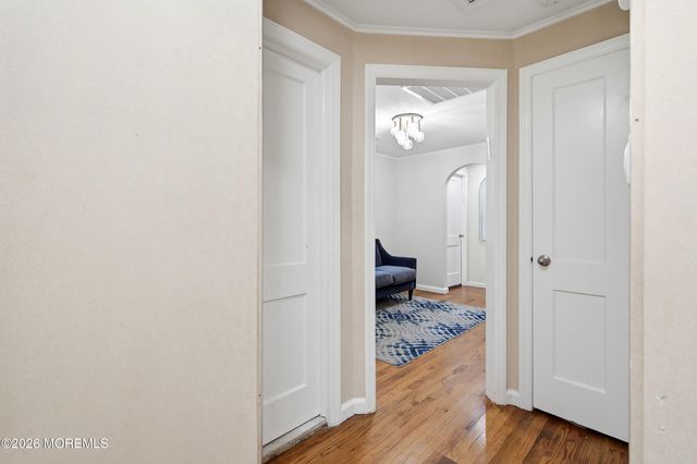34 Hemlock Road, Howell, NJ 07731