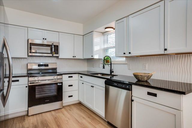 1026 S Eastern St, Wichita, KS 67207