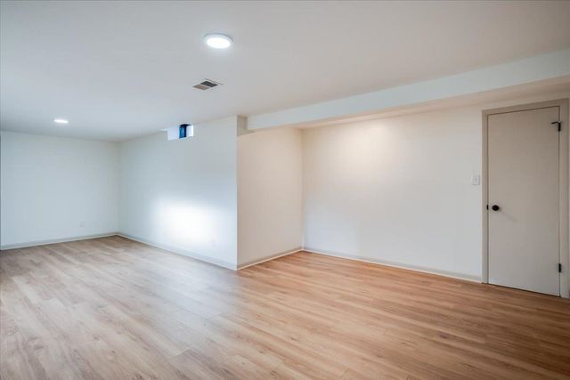 1026 S Eastern St, Wichita, KS 67207