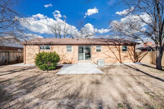 1026 S Eastern St, Wichita, KS 67207