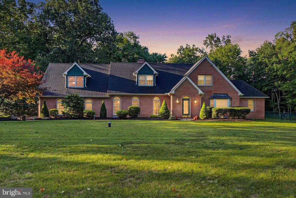 8 TIMBER BROOK DR, QUAKERTOWN, PA 18951 — exterior