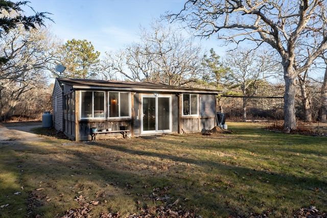 45 Quenames Rd, Chilmark, MA 02535