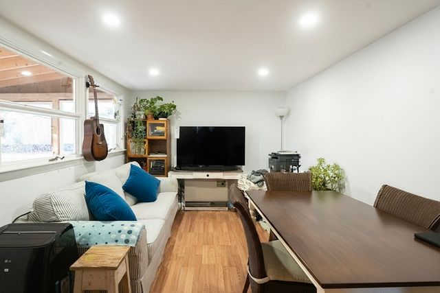 45 Quenames Rd, Chilmark, MA 02535