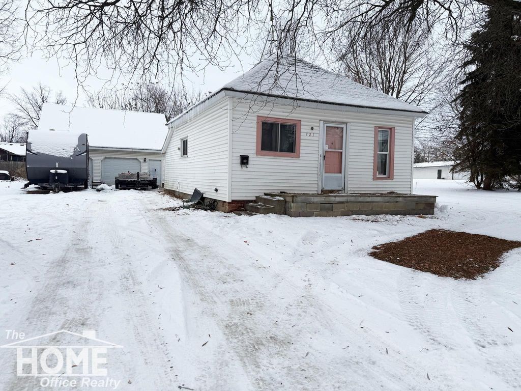 721 Wright Avenue, Owosso, MI 48867