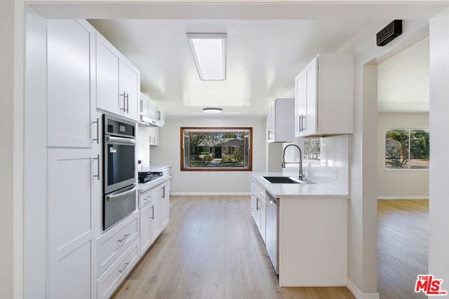 22848 Cohasset Street, West Hills, CA 91307