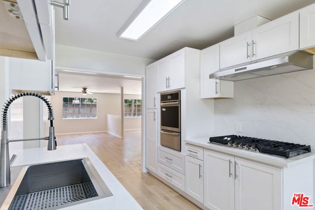 22848 Cohasset Street, West Hills, CA 91307