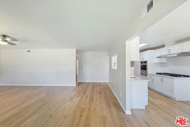 22848 Cohasset Street, West Hills, CA 91307