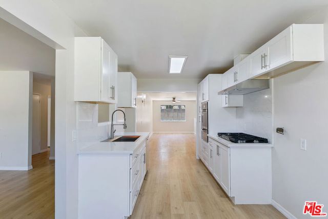 22848 Cohasset Street, West Hills, CA 91307