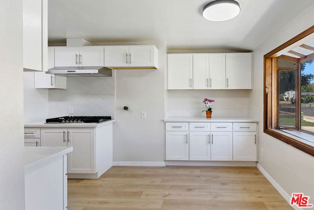 22848 Cohasset Street, West Hills, CA 91307