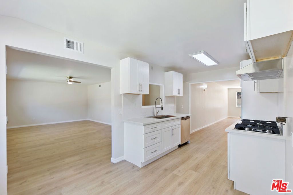 22848 Cohasset Street, West Hills, CA 91307 — photo 5