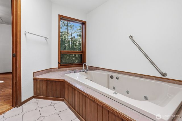 2793 Pondilla Way, Coupeville, WA 98239