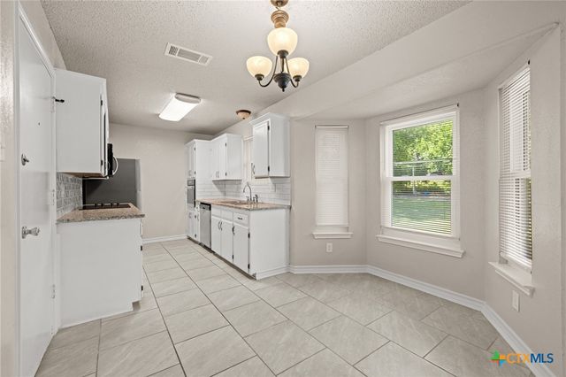 111 E Hogan Drive, Copperas Cove, TX 76522