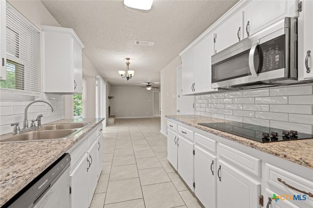 111 E Hogan Drive, Copperas Cove, TX 76522