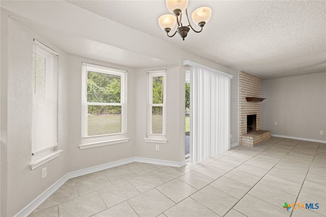111 E Hogan Drive, Copperas Cove, TX 76522