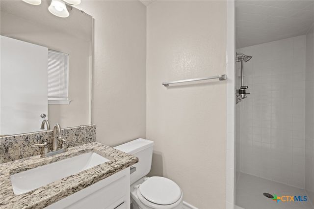 111 E Hogan Drive, Copperas Cove, TX 76522