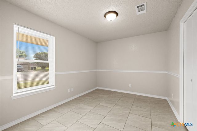 111 E Hogan Drive, Copperas Cove, TX 76522