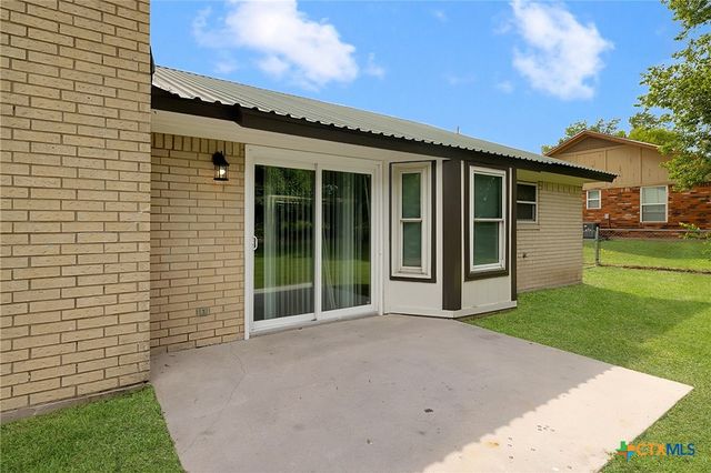 111 E Hogan Drive, Copperas Cove, TX 76522
