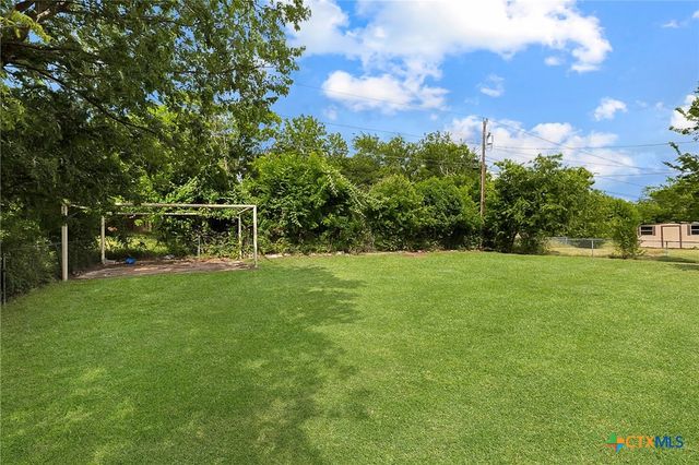 111 E Hogan Drive, Copperas Cove, TX 76522