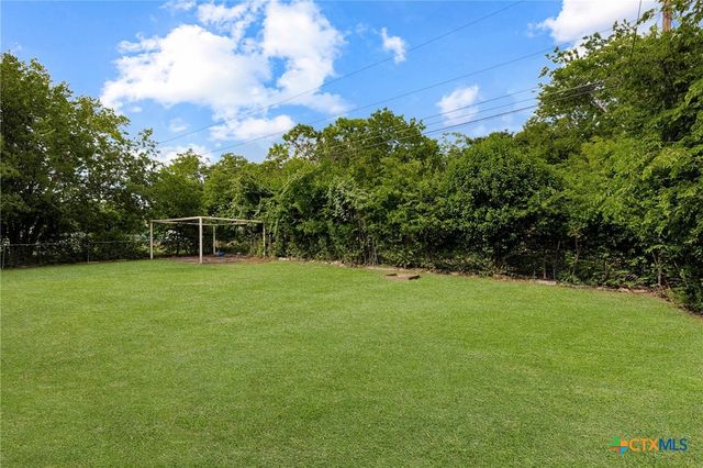 111 E Hogan Drive, Copperas Cove, TX 76522
