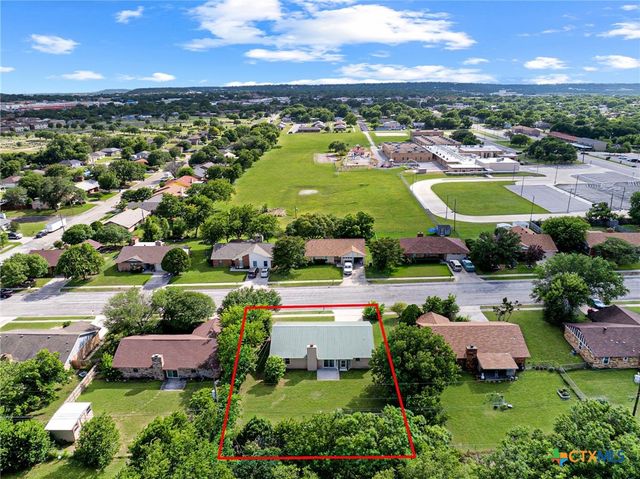 111 E Hogan Drive, Copperas Cove, TX 76522