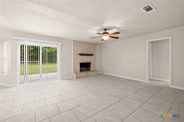 111 E Hogan Drive, Copperas Cove, TX 76522