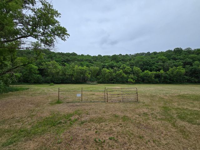 56160 County Road 21, Mazeppa, MN 55956