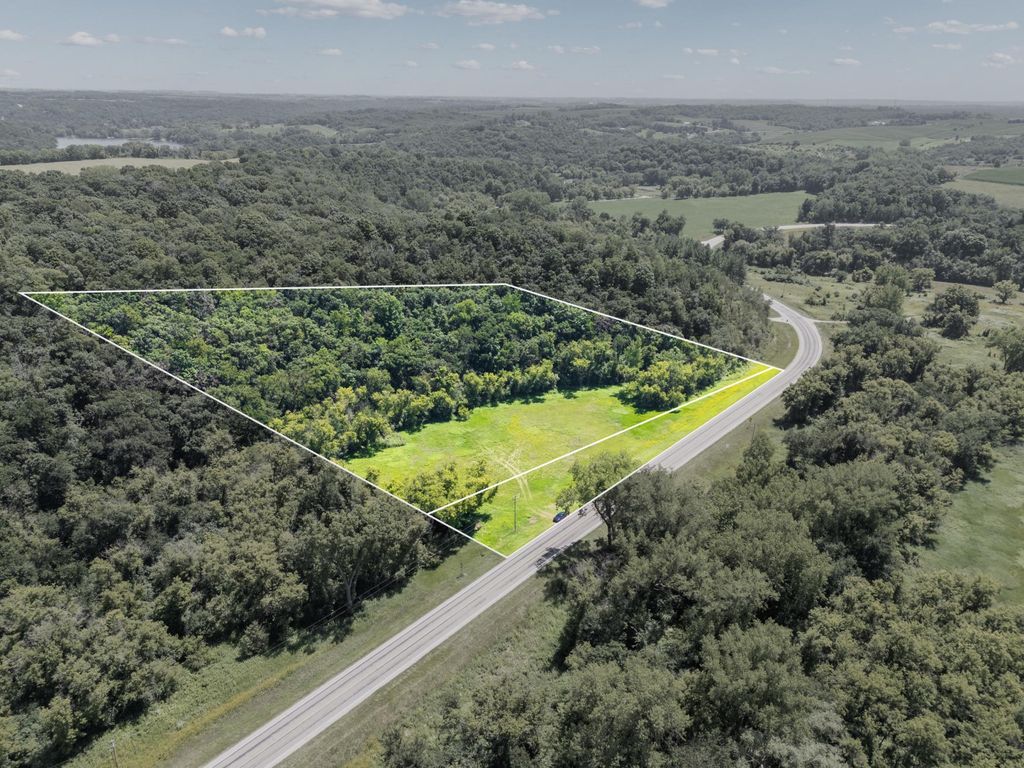 56160 County Road 21, Mazeppa, MN 55956