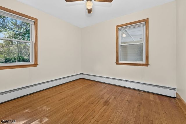 12 Raritan Ave, Raritan Twp., NJ 08822