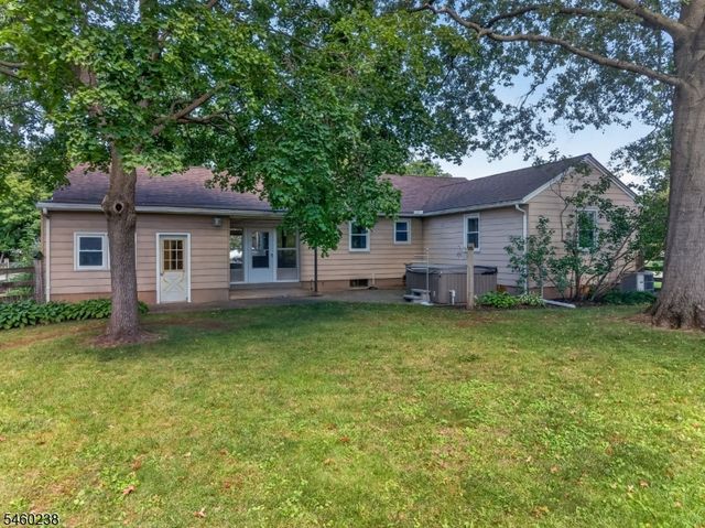 12 Raritan Ave, Raritan Twp., NJ 08822