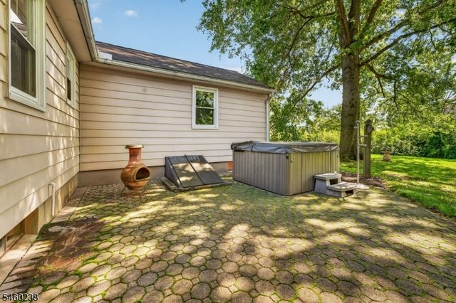 12 Raritan Ave, Raritan Twp., NJ 08822