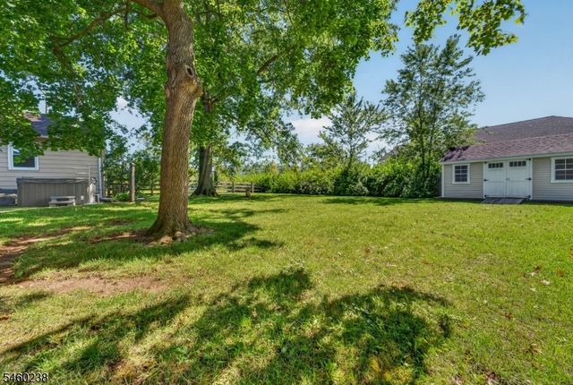 12 Raritan Ave, Raritan Twp., NJ 08822