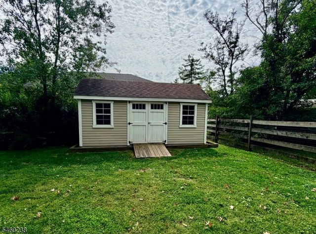12 Raritan Ave, Raritan Twp., NJ 08822
