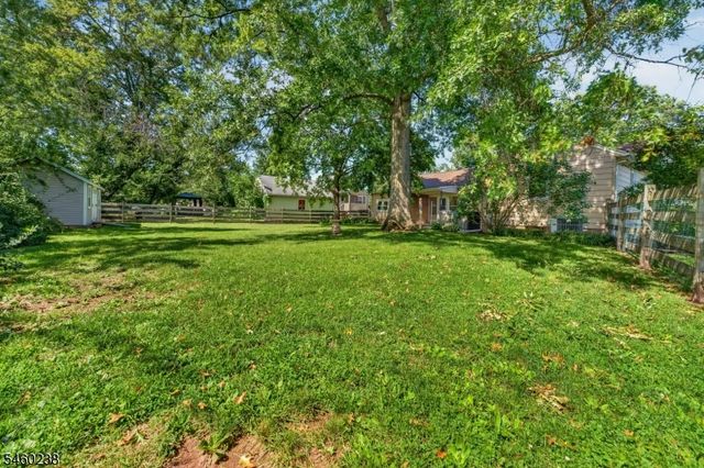 12 Raritan Ave, Raritan Twp., NJ 08822
