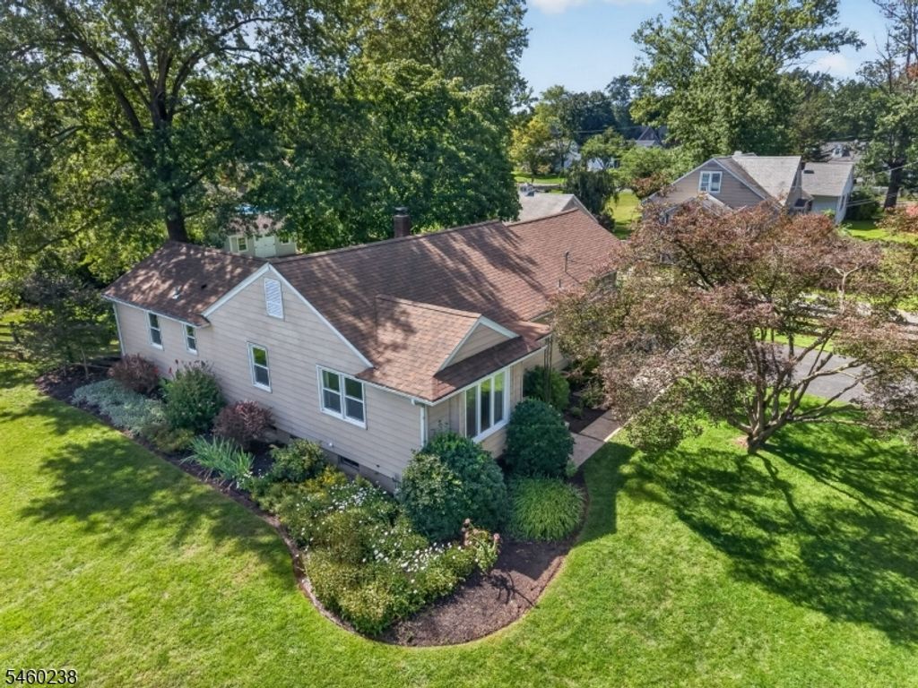 12 Raritan Ave, Raritan Twp., NJ 08822