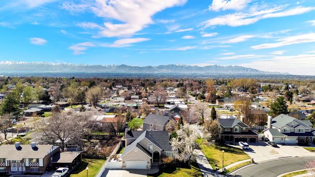 8450 S 865 E, Sandy, UT 84094