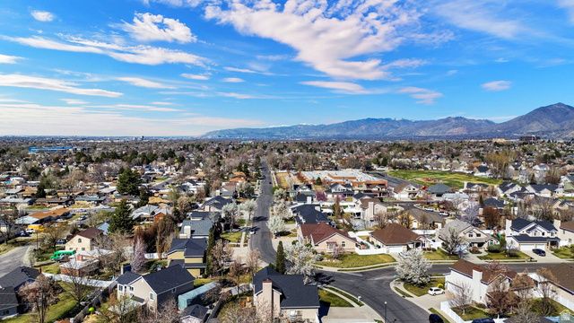 8450 S 865 E, Sandy, UT 84094