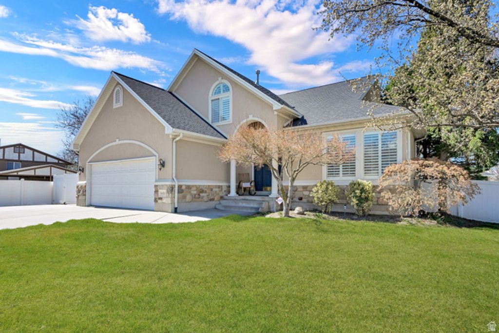 Image 2 of property listing at 8450 S 865 E, Sandy, UT 84094