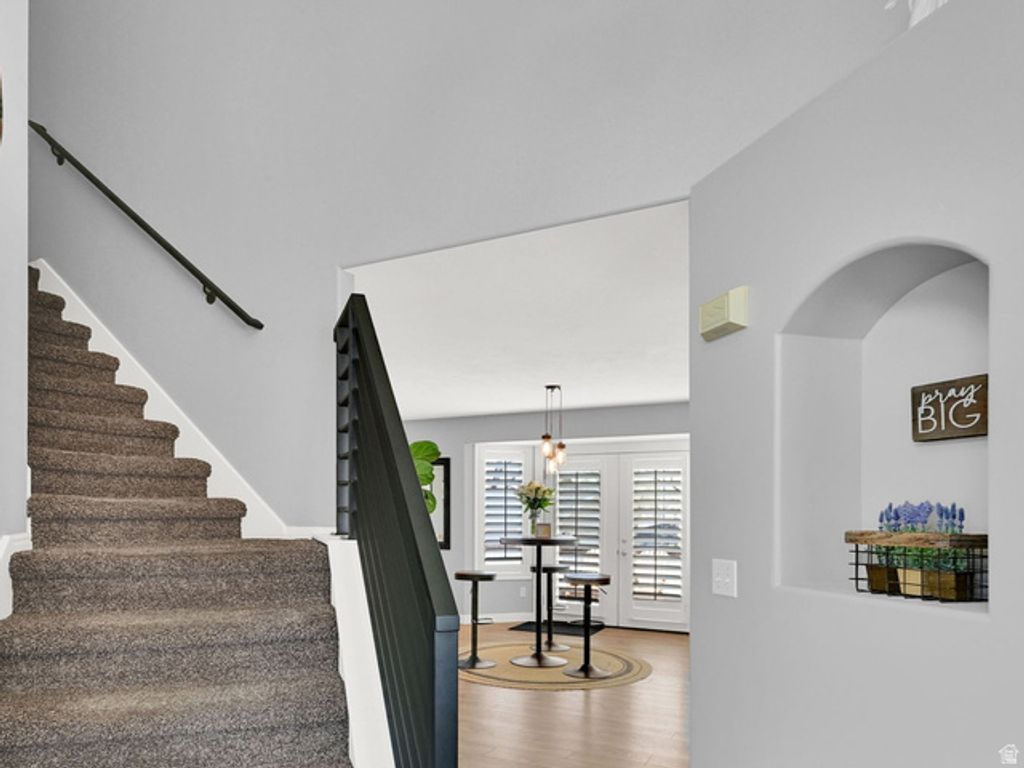 Image 4 of property listing at 8450 S 865 E, Sandy, UT 84094