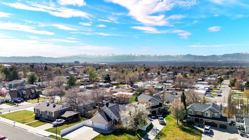 Image 39 of property listing at 8450 S 865 E, Sandy, UT 84094