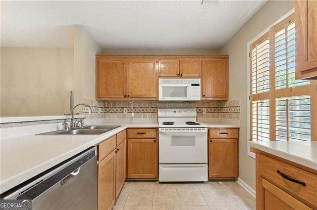 202 Mountain Chase, Cartersville, GA 30120