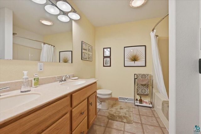 8162 S Dowling Lk Rd W, Superior, WI 54880