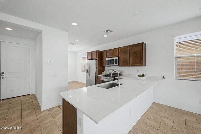 12550 W MORTEN Avenue, Glendale, AZ 85307