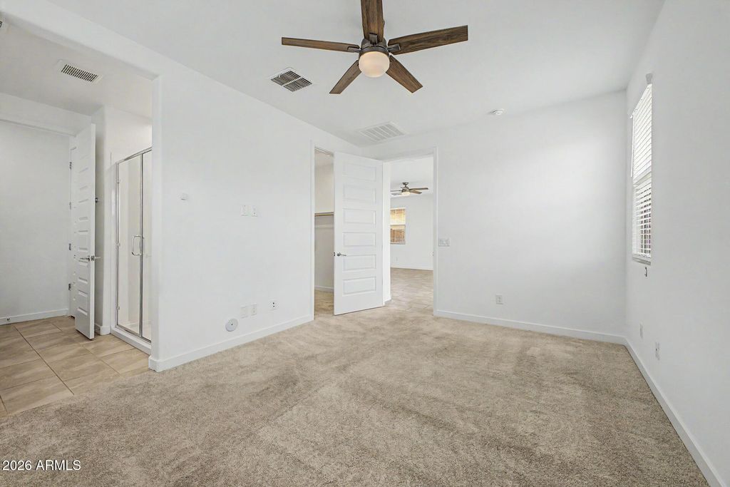 Image 13 of property listing at 12550 W MORTEN Avenue, Glendale, AZ 85307