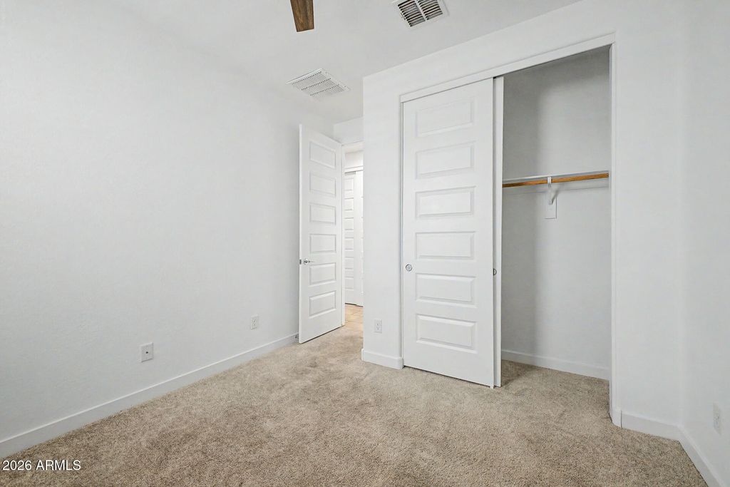 Image 20 of property listing at 12550 W MORTEN Avenue, Glendale, AZ 85307