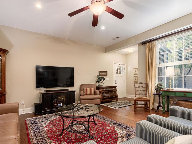 174 E Gay Street, G6, Columbus, OH 43215