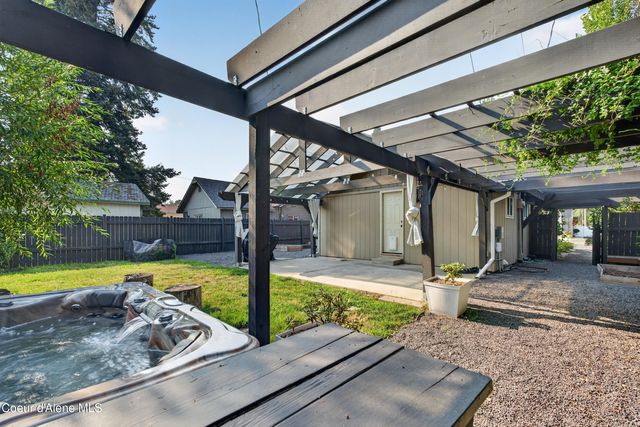 2206 E Coeur D Alene AVE, Coeur D'alene, ID 83814