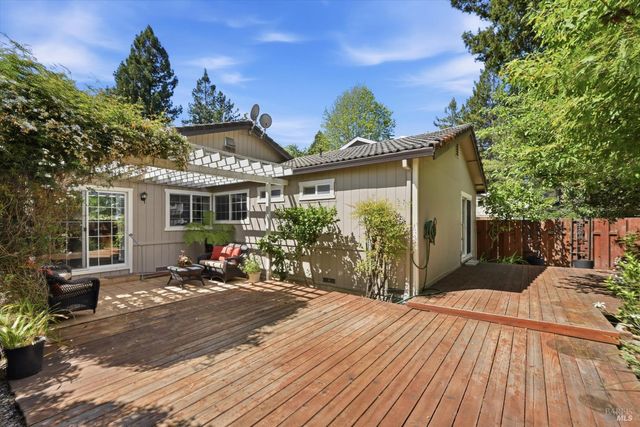 1720 Arroyo Sierra Cir, Santa Rosa, CA 95405