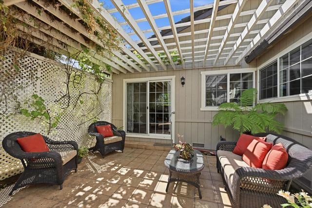 1720 Arroyo Sierra Cir, Santa Rosa, CA 95405